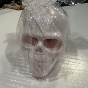 3.5” gray bleeding skull candle